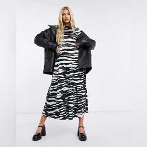TOPSHOP modest Tiered Animal Print Long Sleeve Dress
